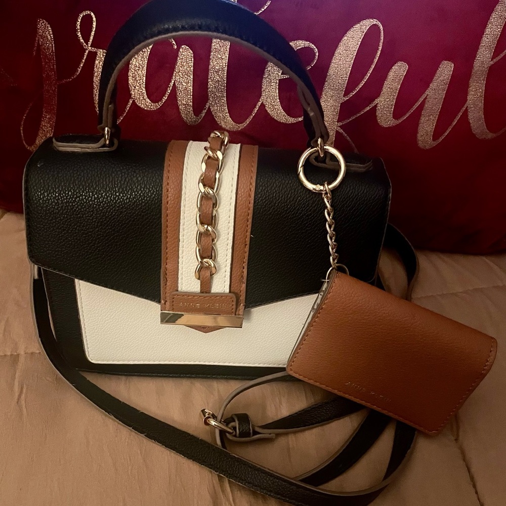 Ann Klein crossbody w/cardcase low start